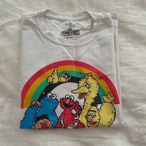 URBAN OUTFITTERS graphic tee